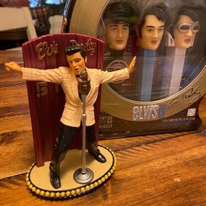 Elvis collectible lot